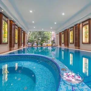 Otel Lion's Garden